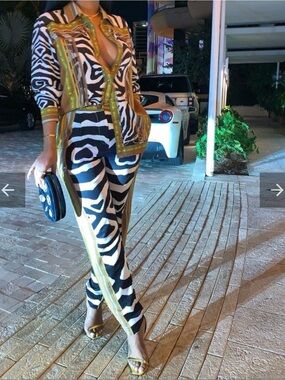 Minaa Monroe Black & White Zebra-Print set with Gold Trim
